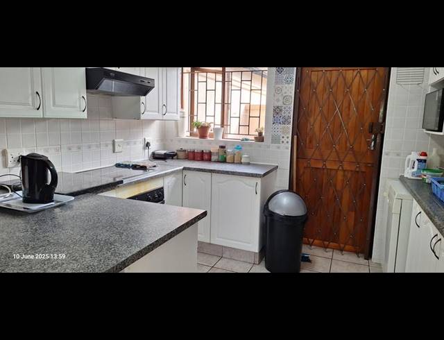 3 BEDROOM DUPLEX FOR SALE IN ISLAND VIEW